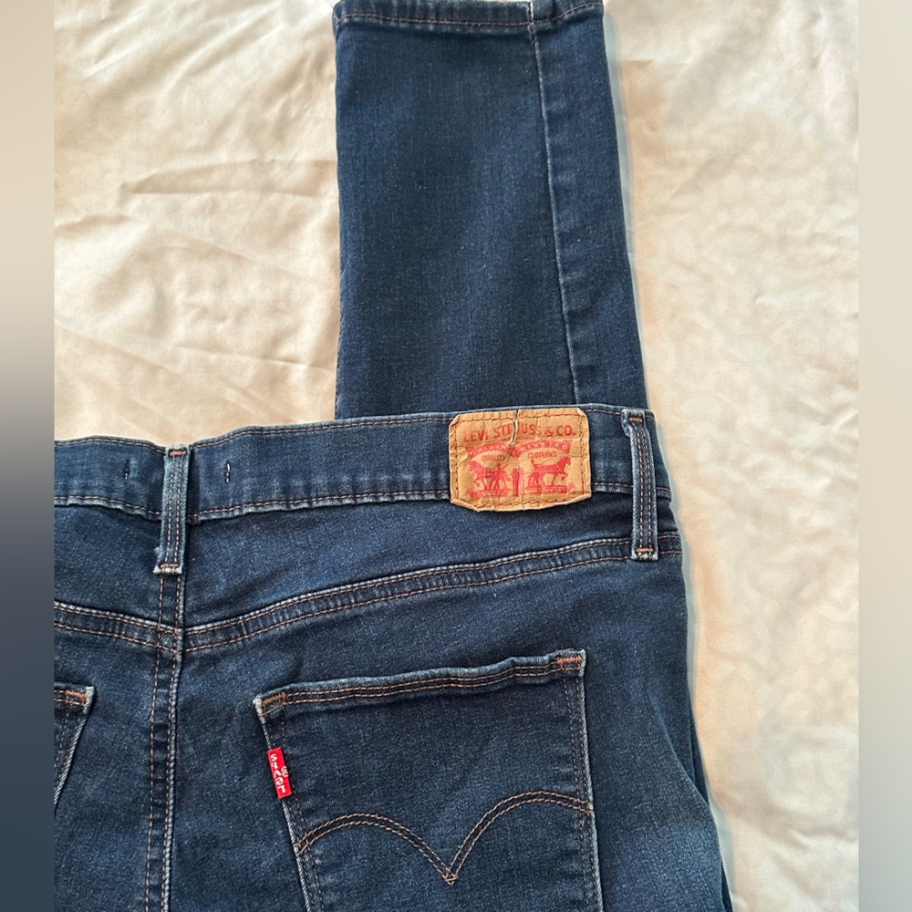 Levi’s skinny jeans for women waste, size 33” - Picture 3 of 8